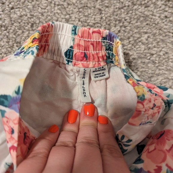3 For $18 Janie and Jack white and floral shorts - Picture 3 of 4